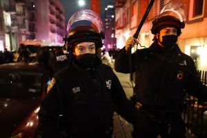 Police arrest Daniel Prude protesters in Brooklyn