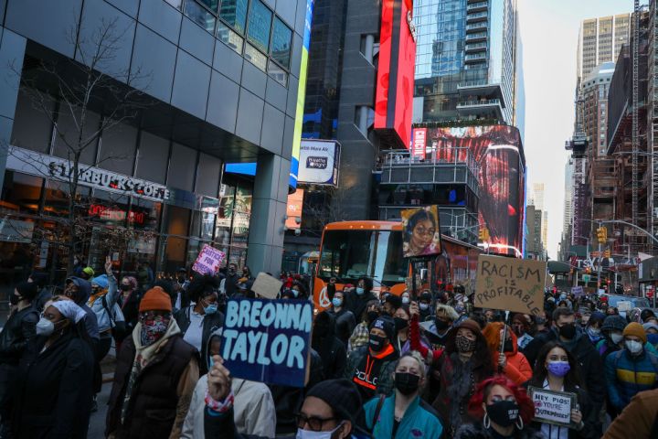 BLM protesters gathered for Breonna Taylor at Times Square