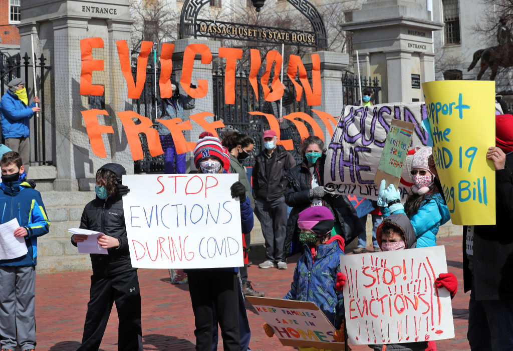 People Rally To Bring Back Eviction Moratorium