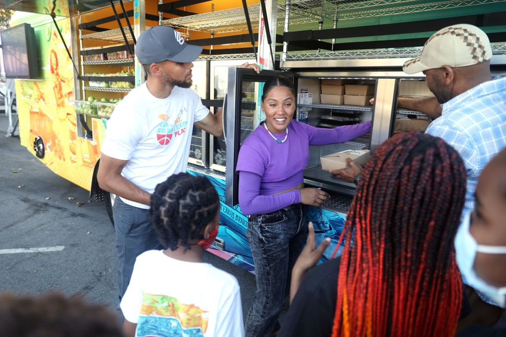 Stephen and Ayesha Curry's Eat. Learn. Play. Unveils New Mobile Resource Center