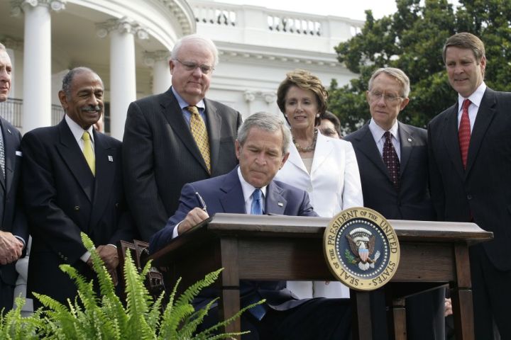 Bush Signs Reauthorization Of Voting Rights Act (2006)