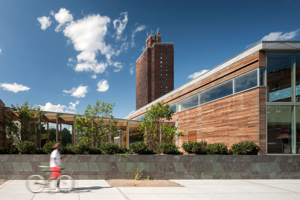 Weeksville Heritage Center, New York - Brooklyn, United States. Architect: Caples Jefferson Architects, 2013. Performance wing, glass link lobby, and office wing viewed from street.