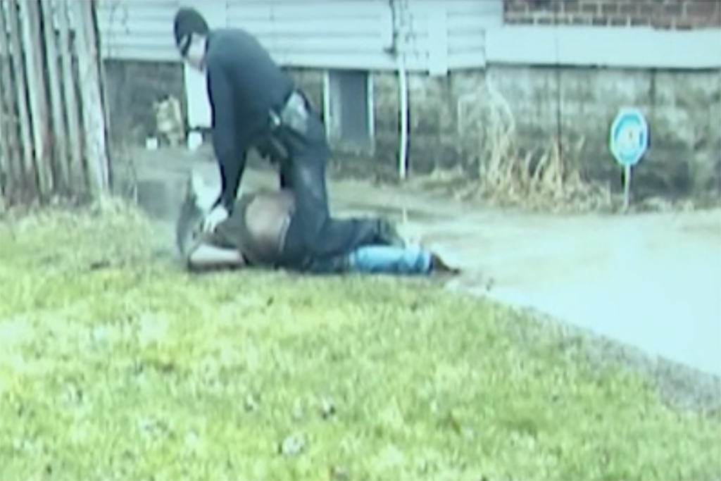 Tangkapan layar video pengambilan gambar polisi Patrick Lyoya Grand Rapids