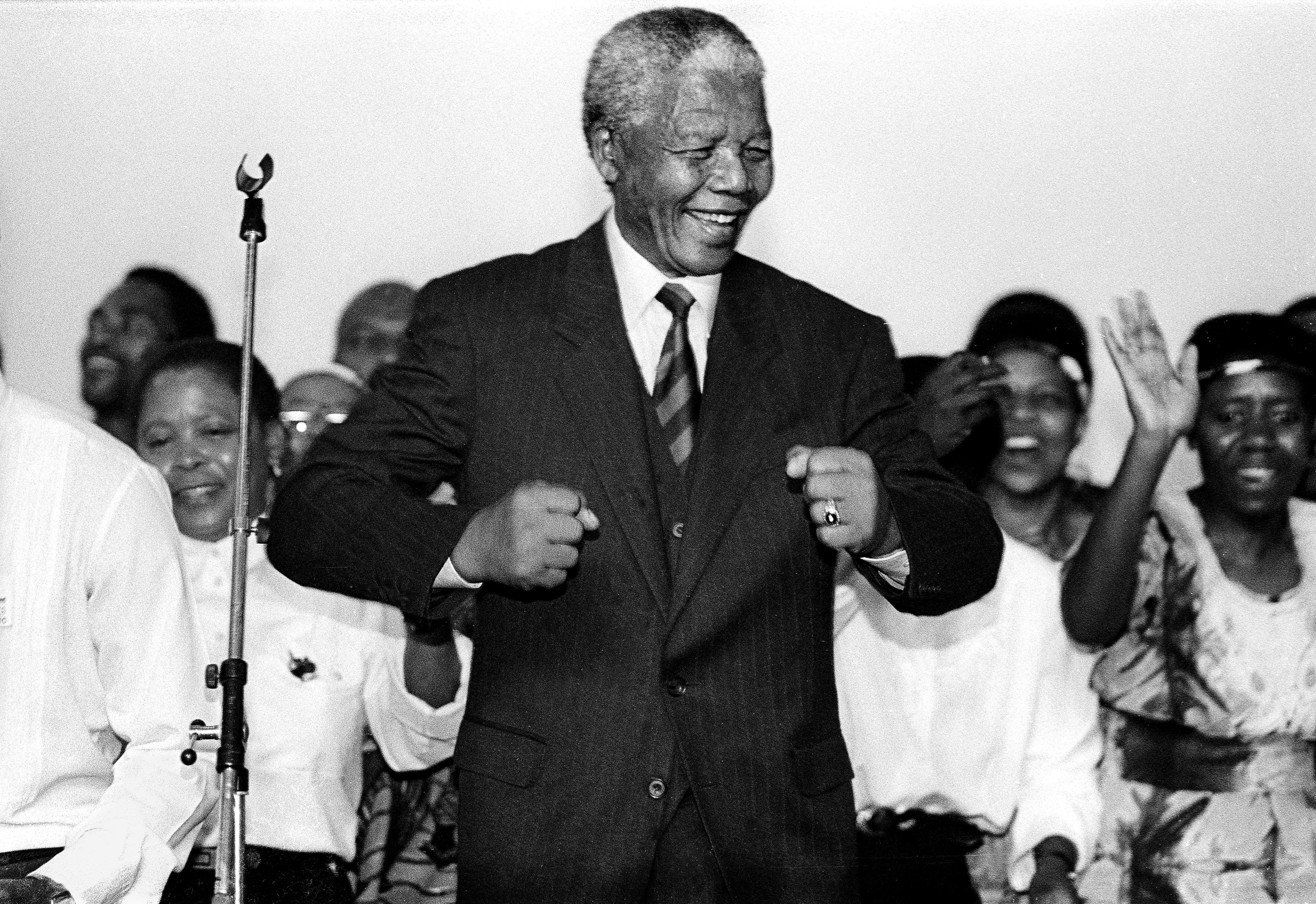 Nelson Mandela Menghadiri Pawai Kemenangan ANC