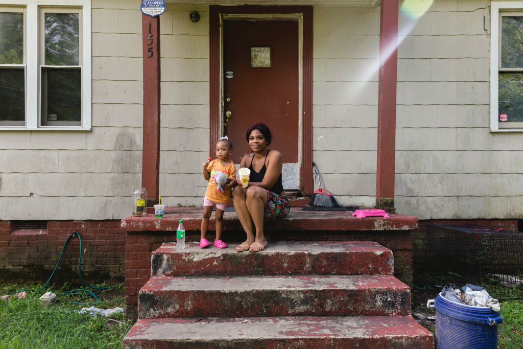JACKSON, MS - SEPTEMBER 1 : Roshonda Snell and her 2 years old