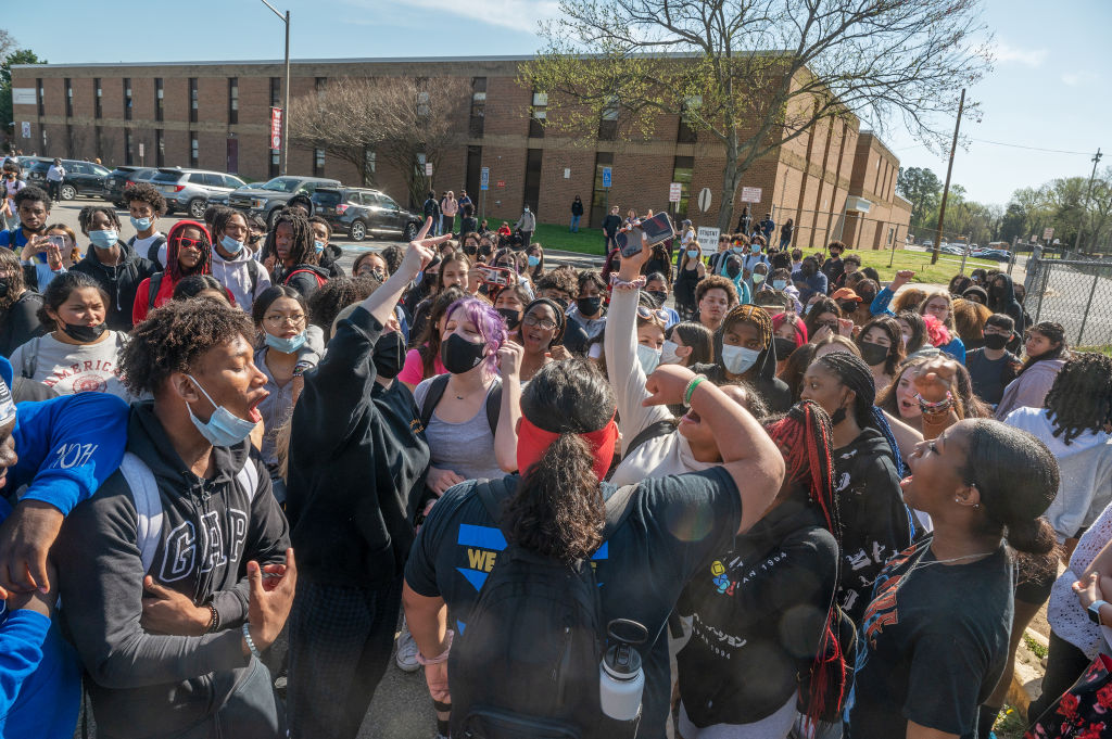 Virginia students walkout