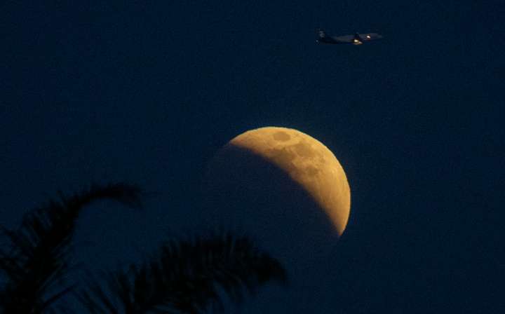 Super Flower Blood Moon lunar eclipse