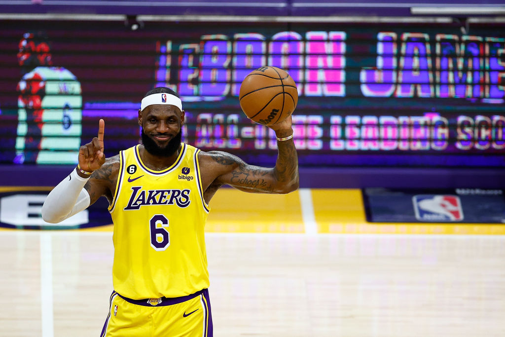 Why does LeBron James toss chalk before games? Lakers star's