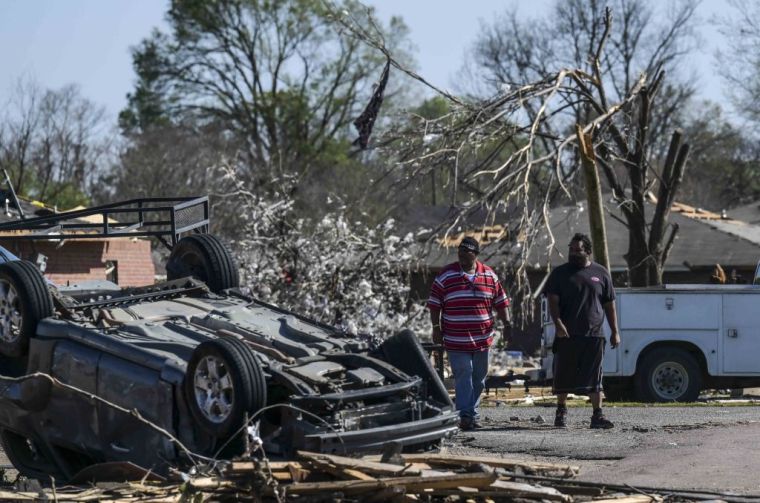 At least 25 killed as tornado rips through US state of Mississippi