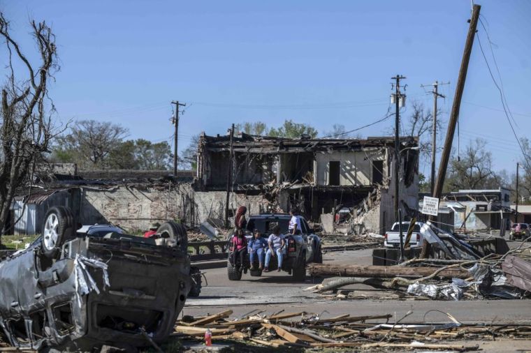 At least 25 killed as tornado rips through US state of Mississippi