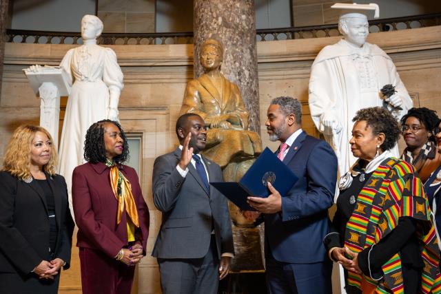 Congressional Black Caucus Swears In Latest Member Congressional Black Caucus Swears In Latest Member