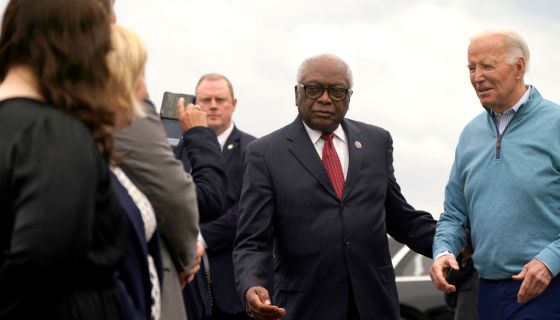 Rep. James Clyburn Among Notable Black Leaders Awarded Presidential Medal Of Freedom