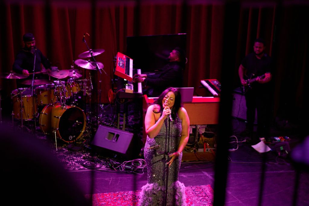 Singer INEZ