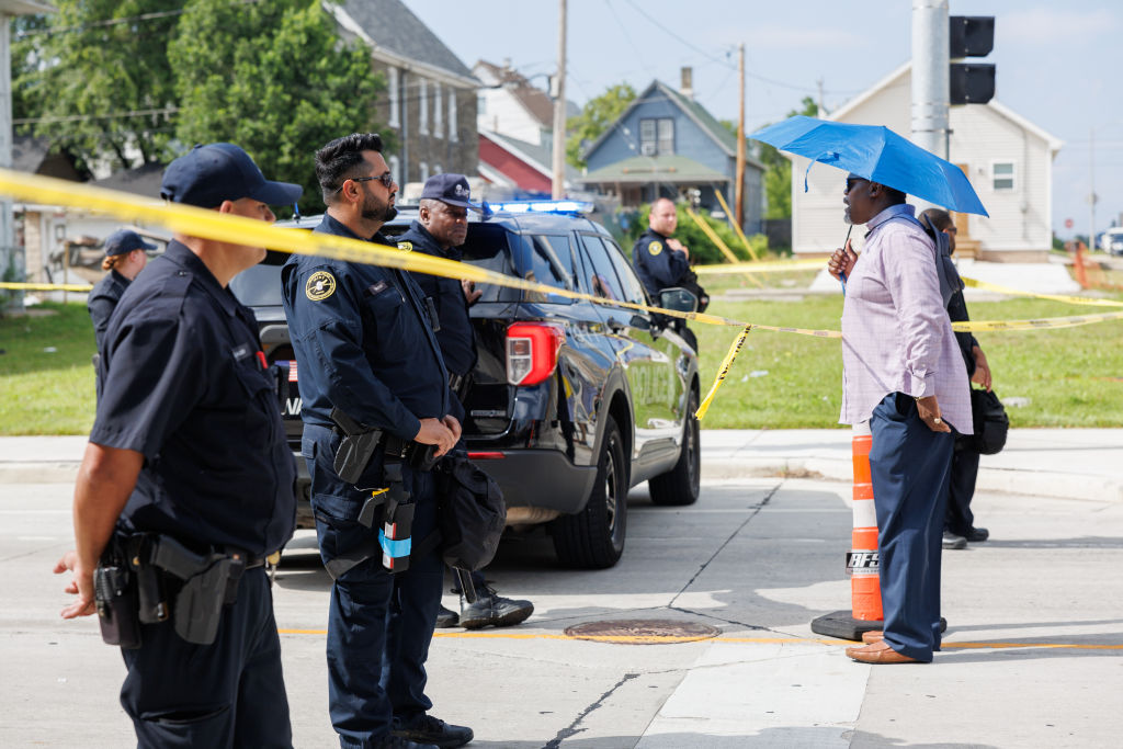 Police shooting near RNC perimeter in Milwaukee