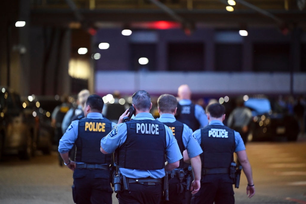 Minneapolis police officer fatal shooting- White man shoots Black neighbor