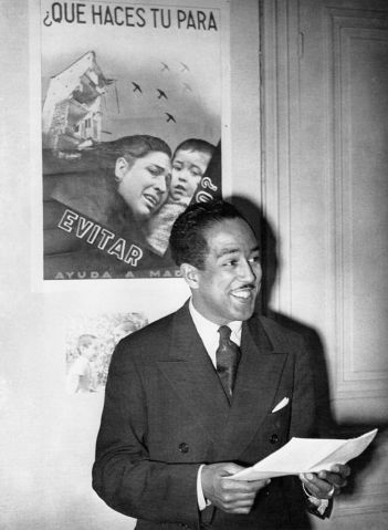 Langston Hughes Tells Paris of Battle of Teruel