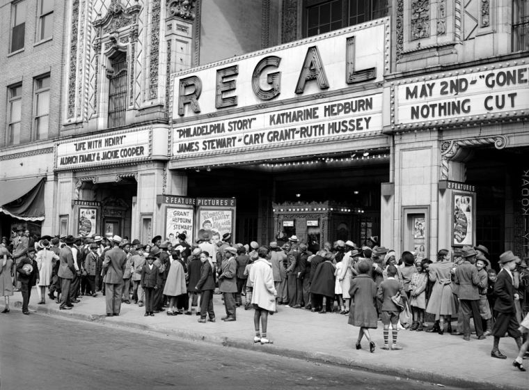 Crowd outside Regal Movie Theater, South Parkway, South Side, Chicago, Illinois, USA, Russell Lee, U.S. Office of War Information/U.S. Farm Security Administration, April 1941