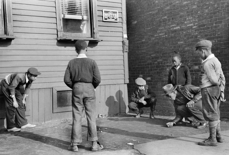 Boys playing Marbles, South Side, Chicago, Illinois, USA, Edwin Rosskam, U.S. Office of War Information/U.S. Farm Security Administration, April 1941