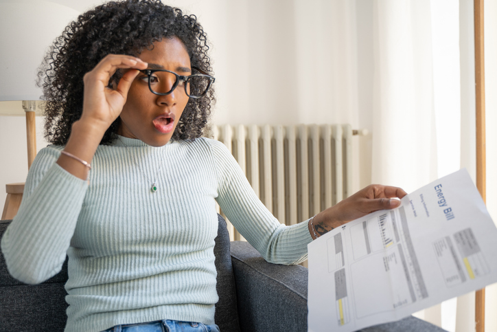 One black woman having problem paying energy bill expenses, energy bill, George Homsy, Binghamton University, study