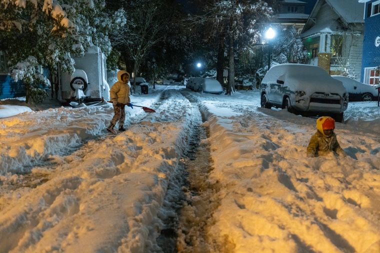 Harris Kids In The Snow