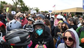Police clash with protesters outside ICE Facility in Illinois