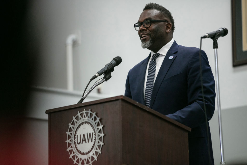 Striking UAW Members Hold Rally At Chicago Union Hall