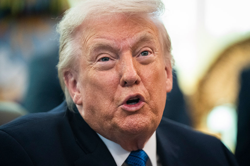 Trump Tries To Explain Away His Racist Obama Ape Video Trump Tries To Explain Away His Racist Obama Ape Video