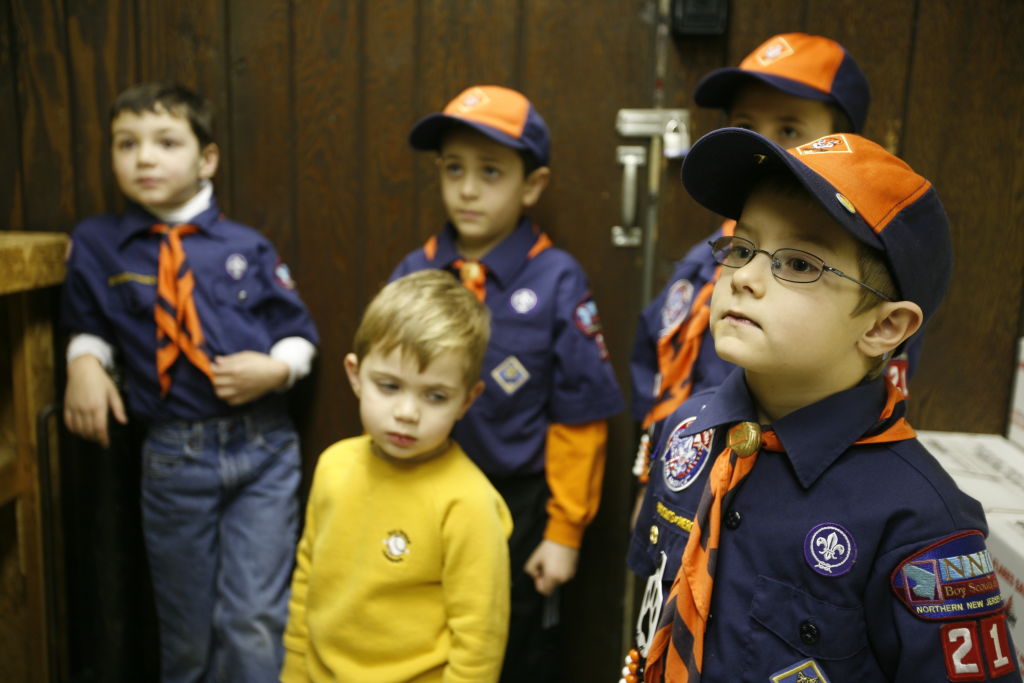 Cub Scouts tour holding cell