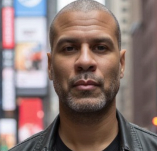 Stephen Crockett Headshot