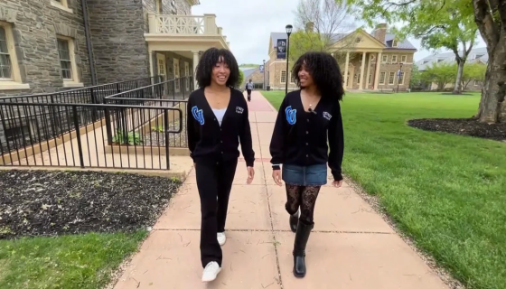 These Twin Sisters Just Graduated No. 1 & No. 2 In Their Class And The Internet Loves Them