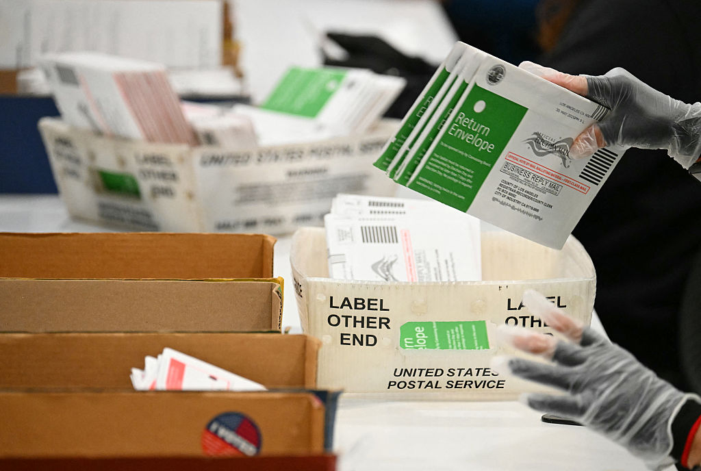 US-POLITICS-CALIFORNIA-VOTE